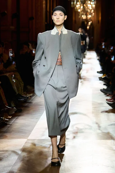 Look 9